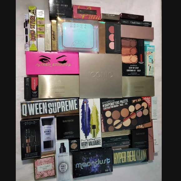 High-End Makeup Bundle - Picture 1 of 15
